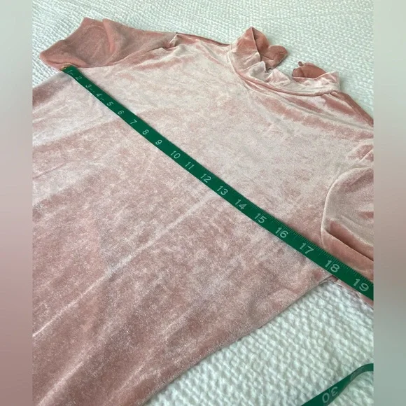 Crushed Velvet Bodysuit • Pink - Picture 5 of 10